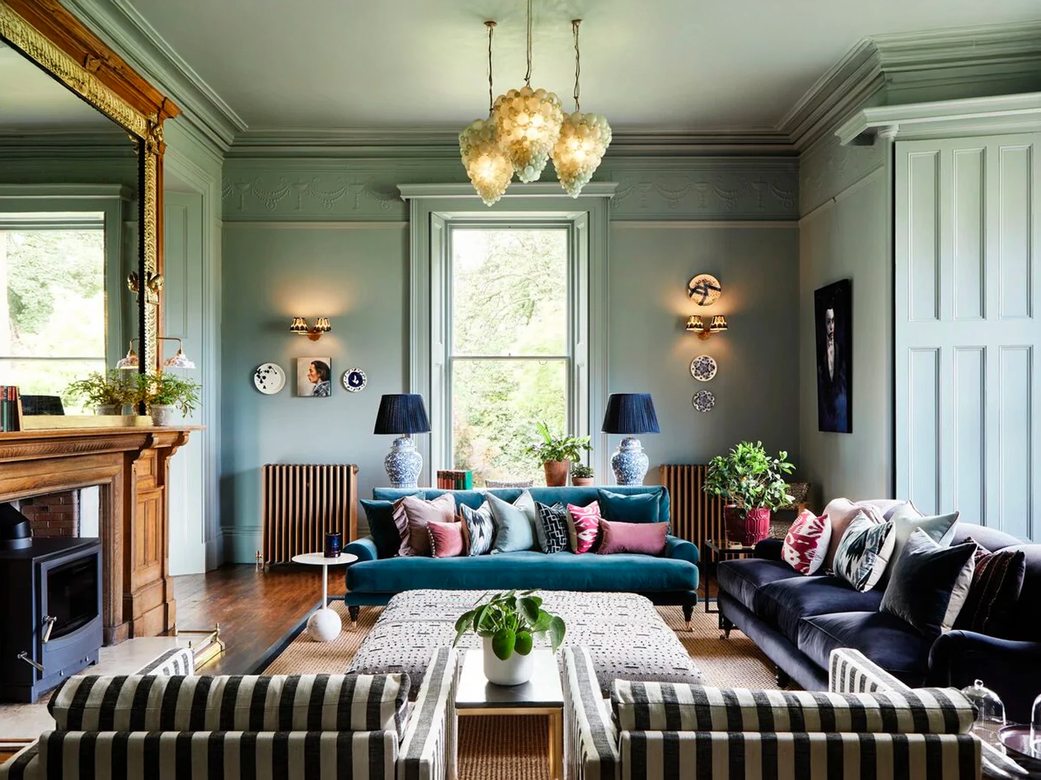 Mylands produces the finest interior and exterior paint ﬁnishes and inspiring palettes for any project.